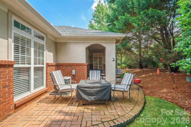8829 Legacy Lake Lane, Charlotte, NC 28269