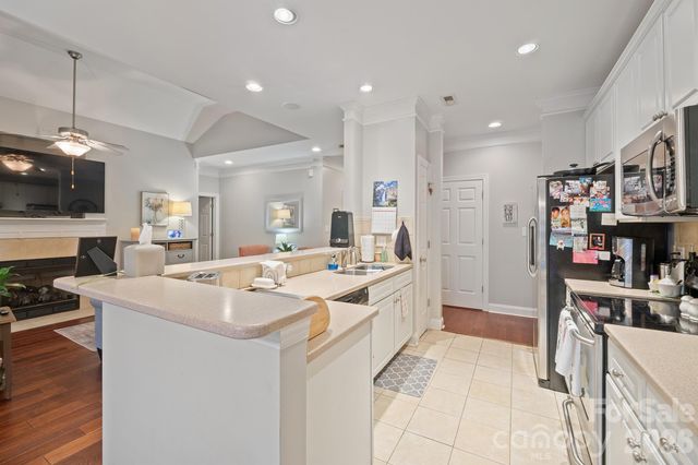 8829 Legacy Lake Lane, Charlotte, NC 28269