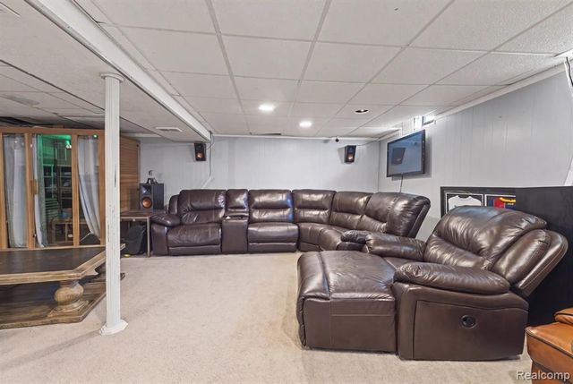 6151 Coolidge Street, Dearborn Heights, MI 48127