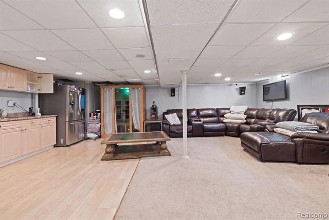6151 Coolidge Street, Dearborn Heights, MI 48127