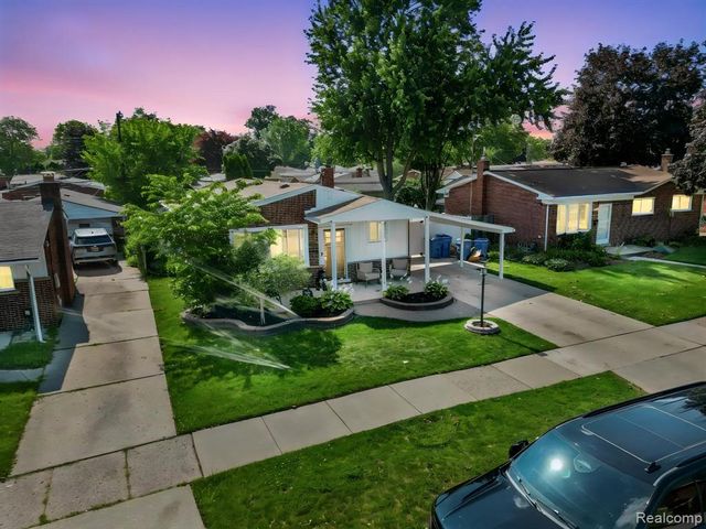 6151 Coolidge Street, Dearborn Heights, MI 48127