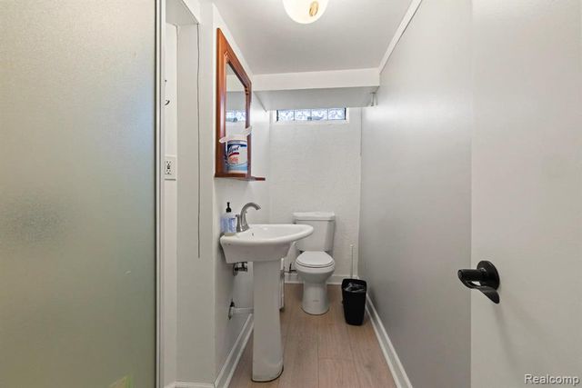6151 Coolidge Street, Dearborn Heights, MI 48127