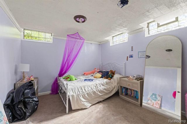 6151 Coolidge Street, Dearborn Heights, MI 48127