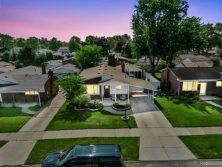 6151 Coolidge Street, Dearborn Heights, MI 48127