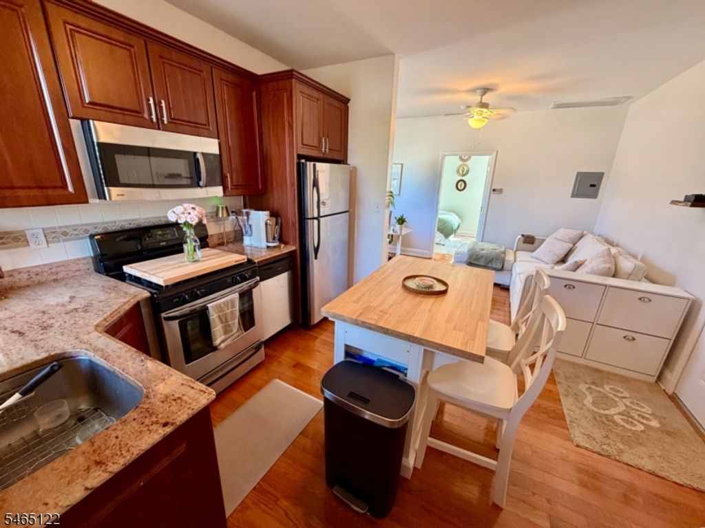 80 Bay St 9, Montclair Twp., NJ 07042 — photo 4