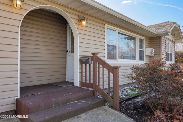 809 Shadylawn Way, Cliffwood Beach, NJ 07735