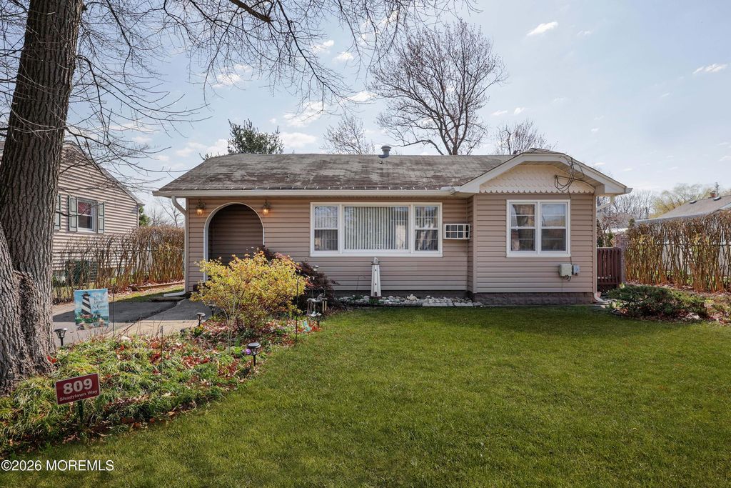 809 Shadylawn Way, Cliffwood Beach, NJ 07735