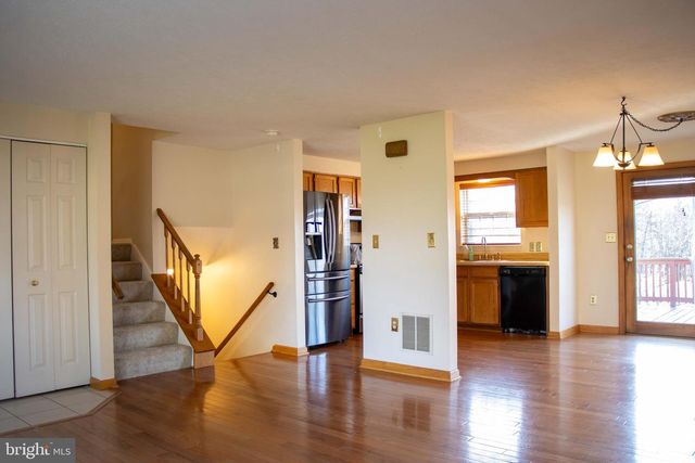 387 W RIDGE LOOP RD, Romney, WV 26757