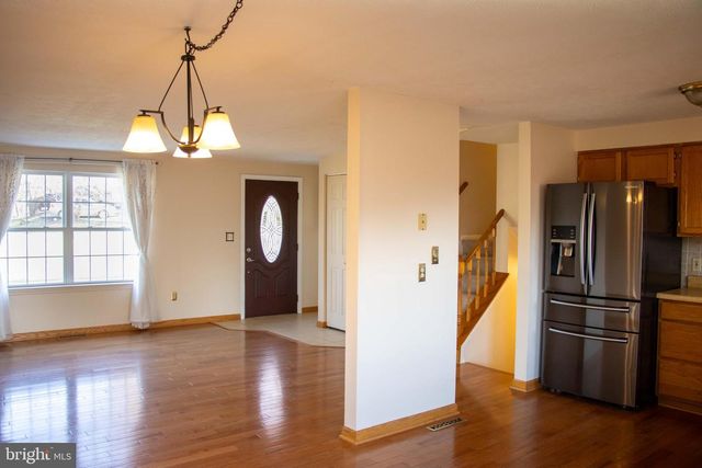387 W RIDGE LOOP RD, Romney, WV 26757