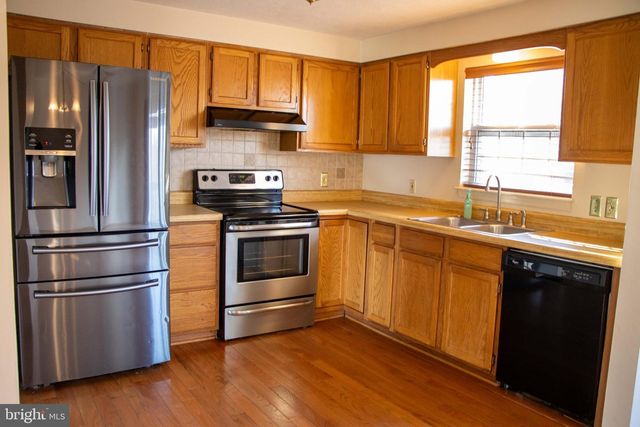 387 W RIDGE LOOP RD, Romney, WV 26757