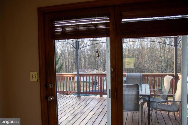 387 W RIDGE LOOP RD, Romney, WV 26757
