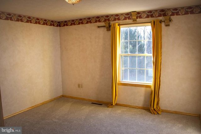 387 W RIDGE LOOP RD, Romney, WV 26757