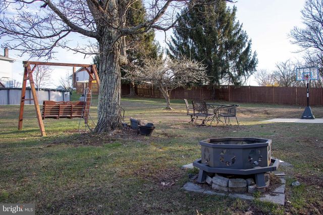 387 W RIDGE LOOP RD, Romney, WV 26757