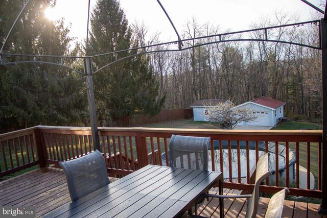 387 W RIDGE LOOP RD, Romney, WV 26757