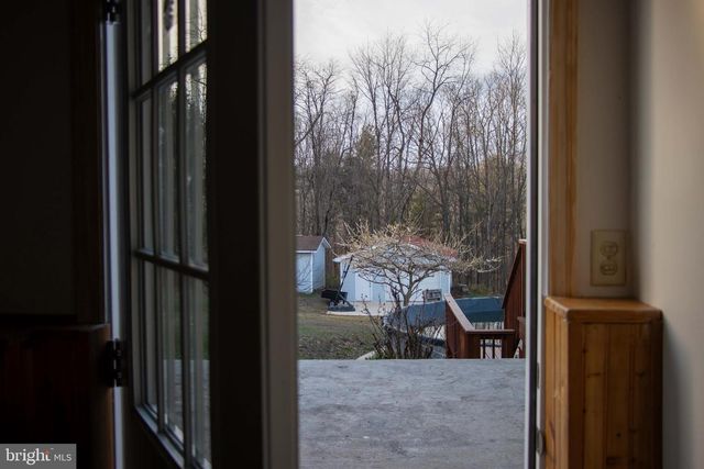 387 W RIDGE LOOP RD, Romney, WV 26757