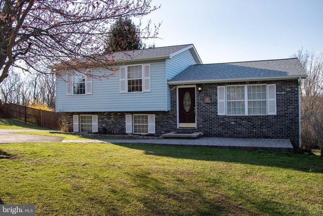 387 W RIDGE LOOP RD, Romney, WV 26757