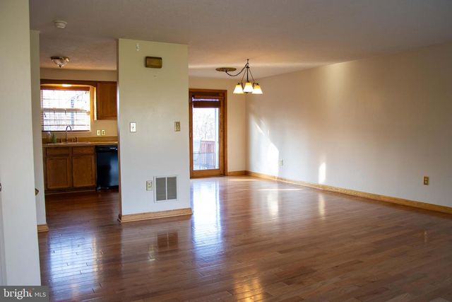 387 W RIDGE LOOP RD, Romney, WV 26757