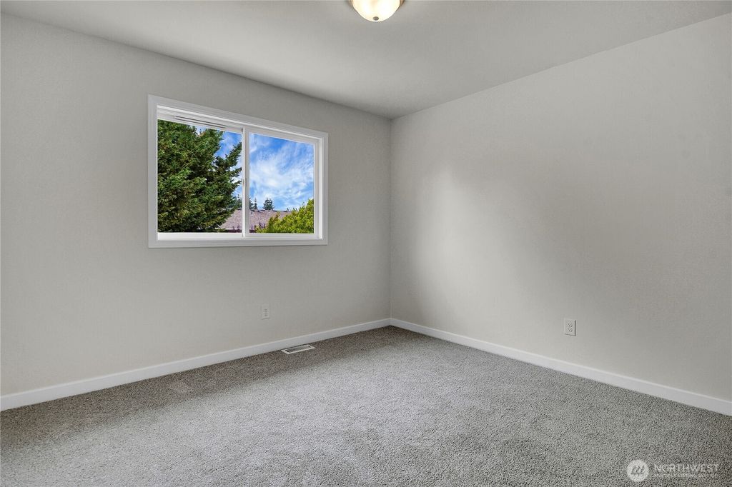 Image 15 of property listing at 20702 Anna Lane, Arlington, WA 98223