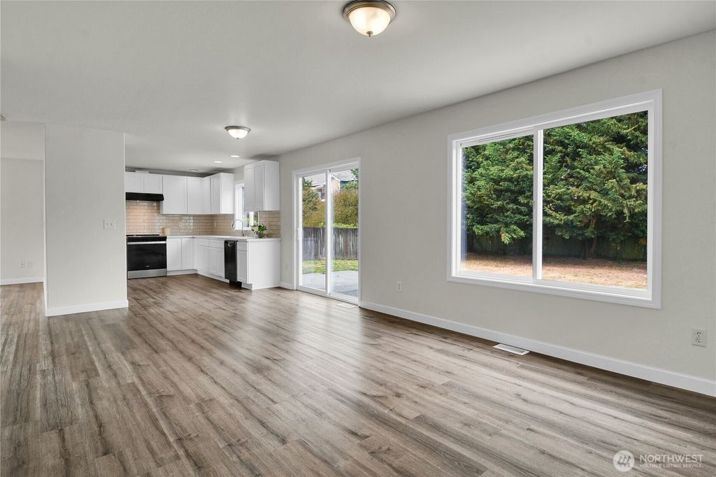 Image 6 of property listing at 20702 Anna Lane, Arlington, WA 98223