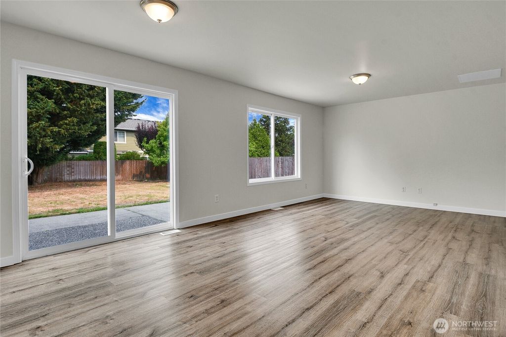 Image 9 of property listing at 20702 Anna Lane, Arlington, WA 98223