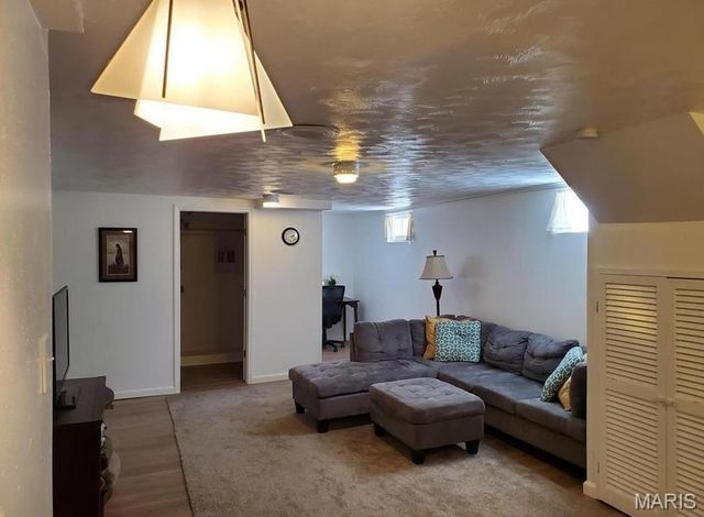 2806 Hilldale Avenue, St Louis, MO 63144