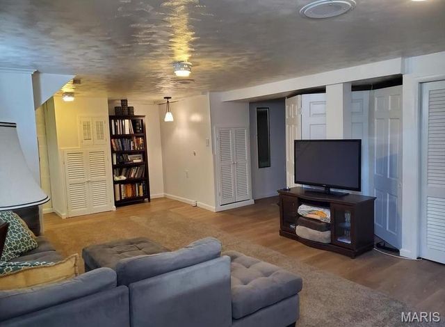 2806 Hilldale Avenue, St Louis, MO 63144