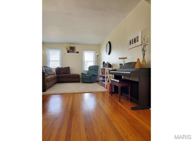 2806 Hilldale Avenue, St Louis, MO 63144