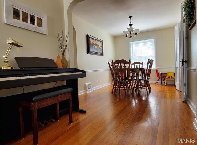 2806 Hilldale Avenue, St Louis, MO 63144