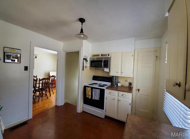 2806 Hilldale Avenue, St Louis, MO 63144