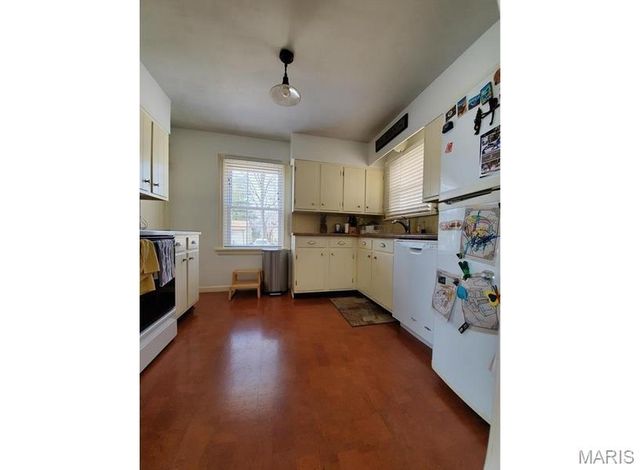 2806 Hilldale Avenue, St Louis, MO 63144