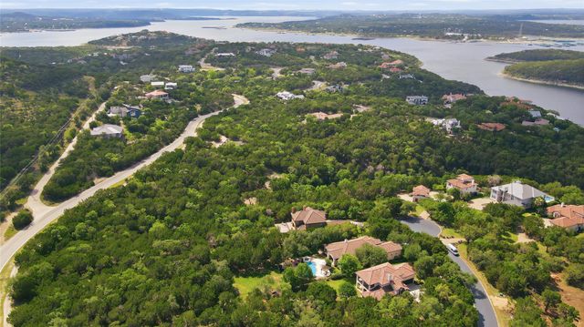 7301 Matisse Pointe DR, Jonestown, TX 78645