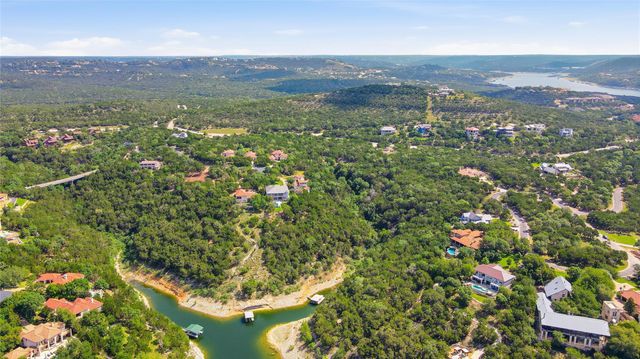 7301 Matisse Pointe DR, Jonestown, TX 78645