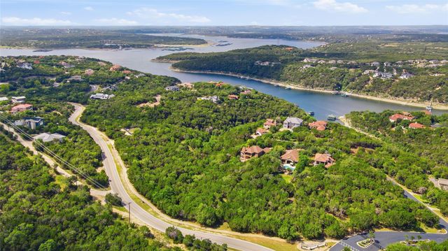 7301 Matisse Pointe DR, Jonestown, TX 78645