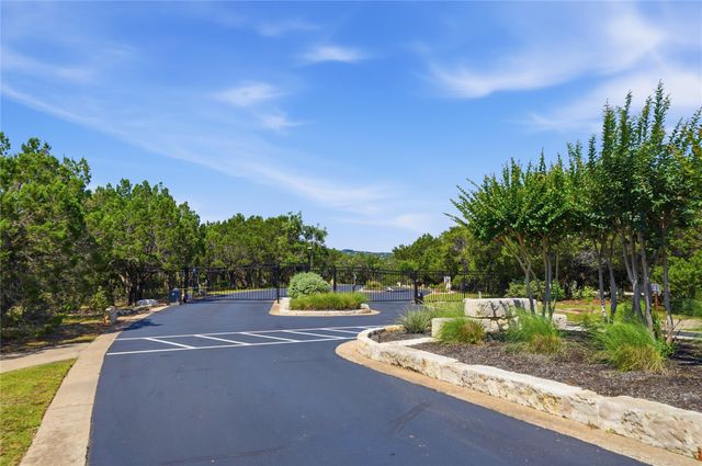 7301 Matisse Pointe DR, Jonestown, TX 78645