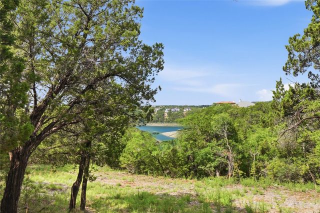 7301 Matisse Pointe DR, Jonestown, TX 78645