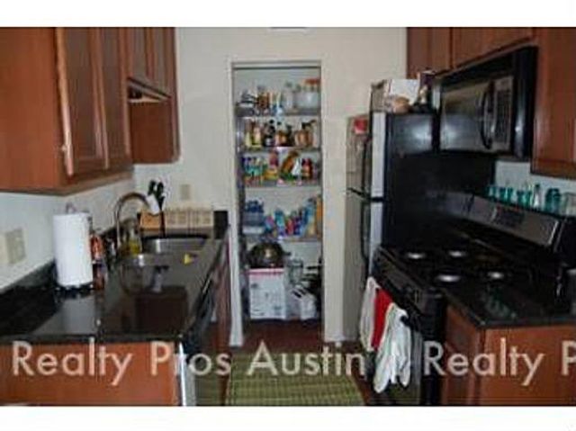 307 E 31st ST 101, Austin, TX 78705