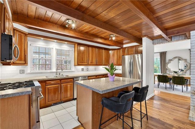 2500 Hawthorne NE Drive, Atlanta, GA 30345