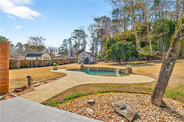 2500 Hawthorne NE Drive, Atlanta, GA 30345