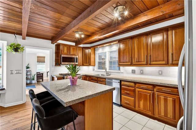 2500 Hawthorne NE Drive, Atlanta, GA 30345