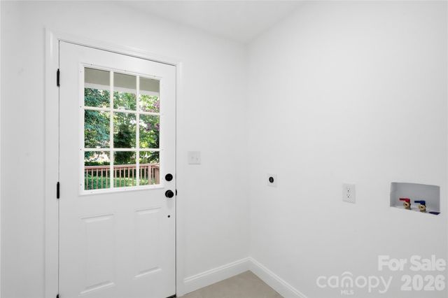 6908 Ludwig Drive, Charlotte, NC 28215