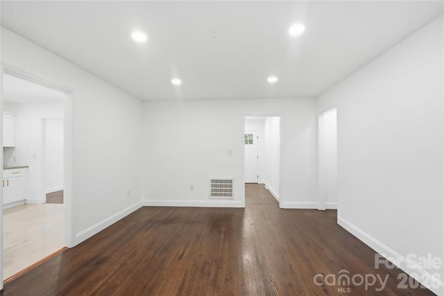6908 Ludwig Drive, Charlotte, NC 28215