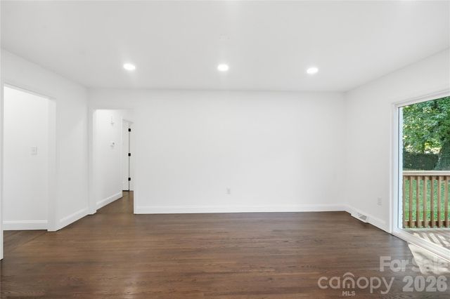6908 Ludwig Drive, Charlotte, NC 28215