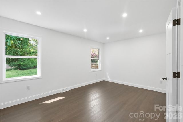 6908 Ludwig Drive, Charlotte, NC 28215