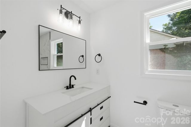 6908 Ludwig Drive, Charlotte, NC 28215