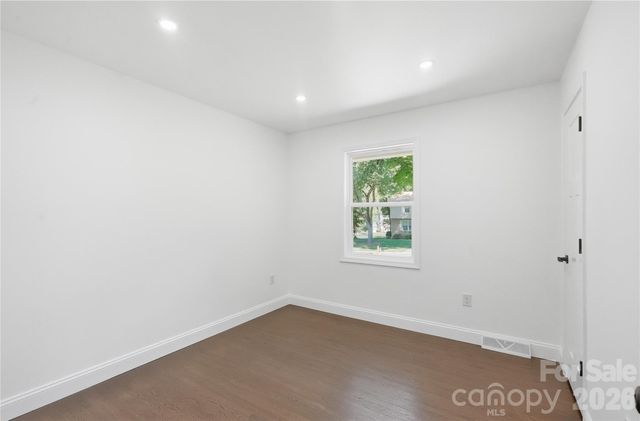 6908 Ludwig Drive, Charlotte, NC 28215