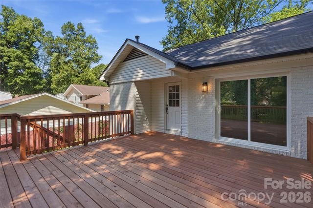 6908 Ludwig Drive, Charlotte, NC 28215