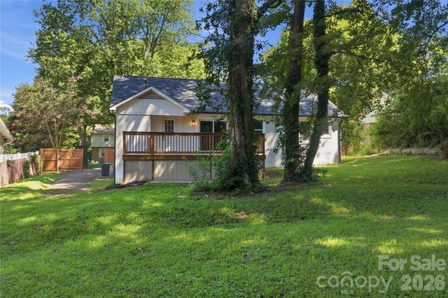 6908 Ludwig Drive, Charlotte, NC 28215