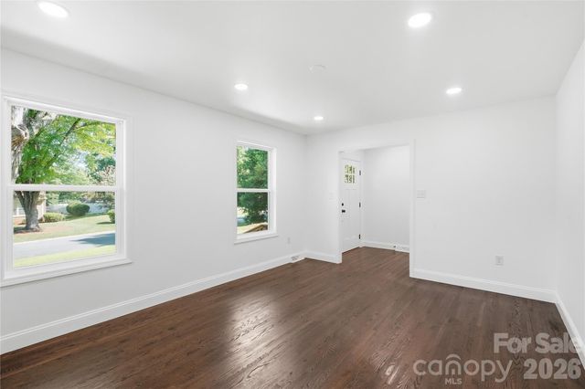 6908 Ludwig Drive, Charlotte, NC 28215