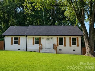 6908 Ludwig Drive, Charlotte, NC 28215