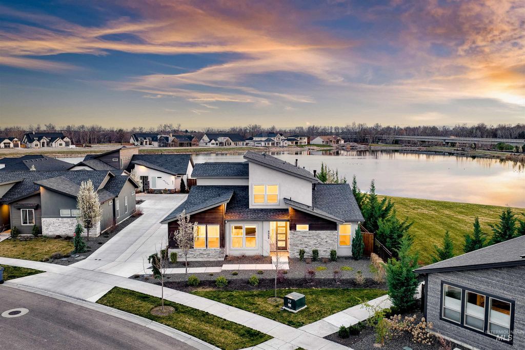 8389 W Shams Ln, Eagle, ID 83616